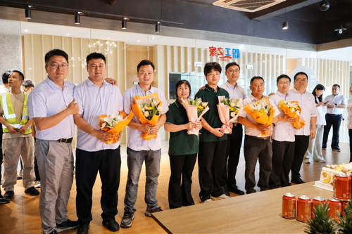 Последние блоги о компании The company warmly held a 520-themed event, “A Date with EVLINK,” conveying love and warmth.